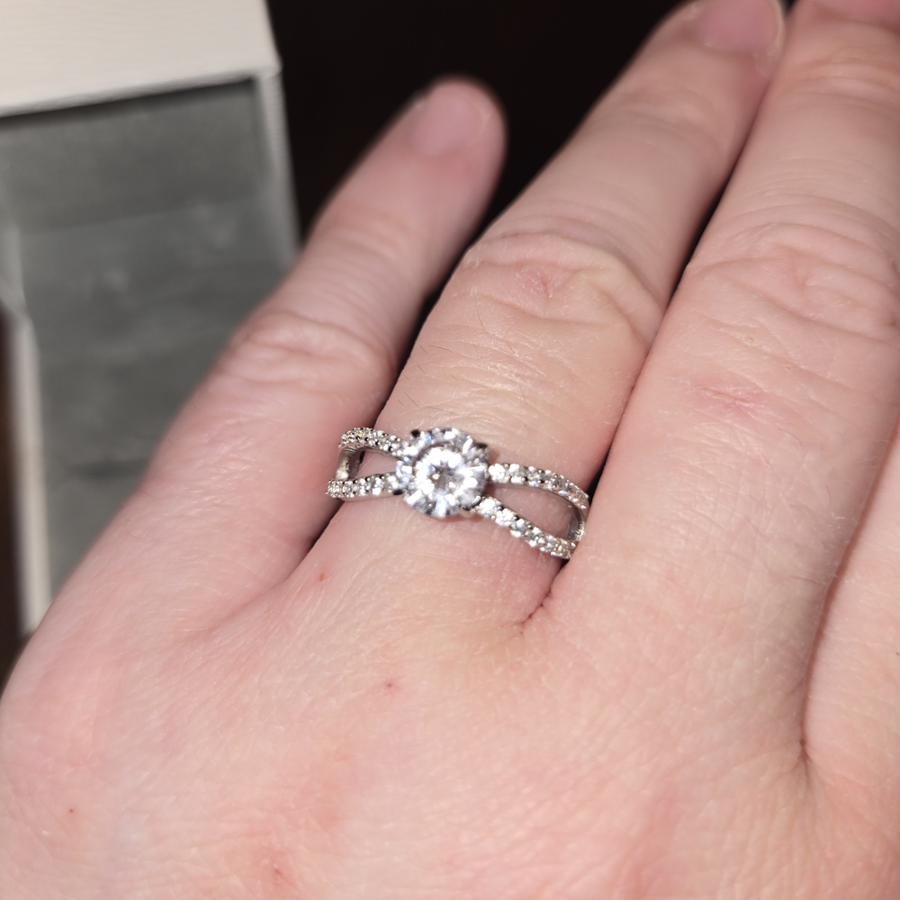 Elegant Silver Diamond Ring